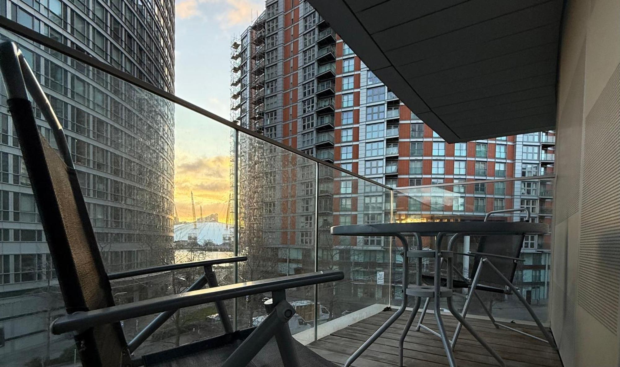 Luxury Modern 2 Bed Flat With Balcony And City View - Canary Wharf City Center Лондон Экстерьер фото