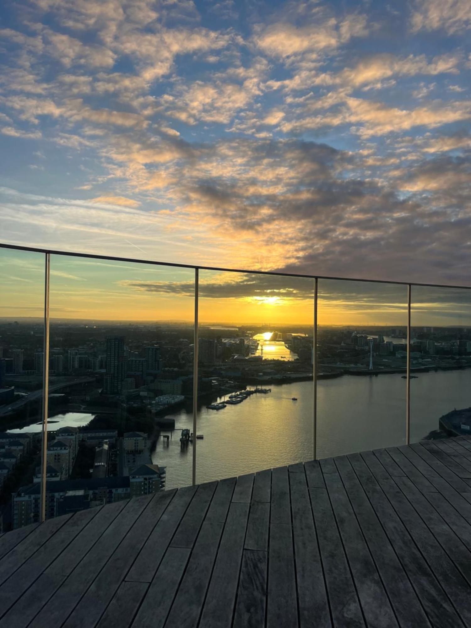 Luxury Modern 2 Bed Flat With Balcony And City View - Canary Wharf City Center Лондон Экстерьер фото