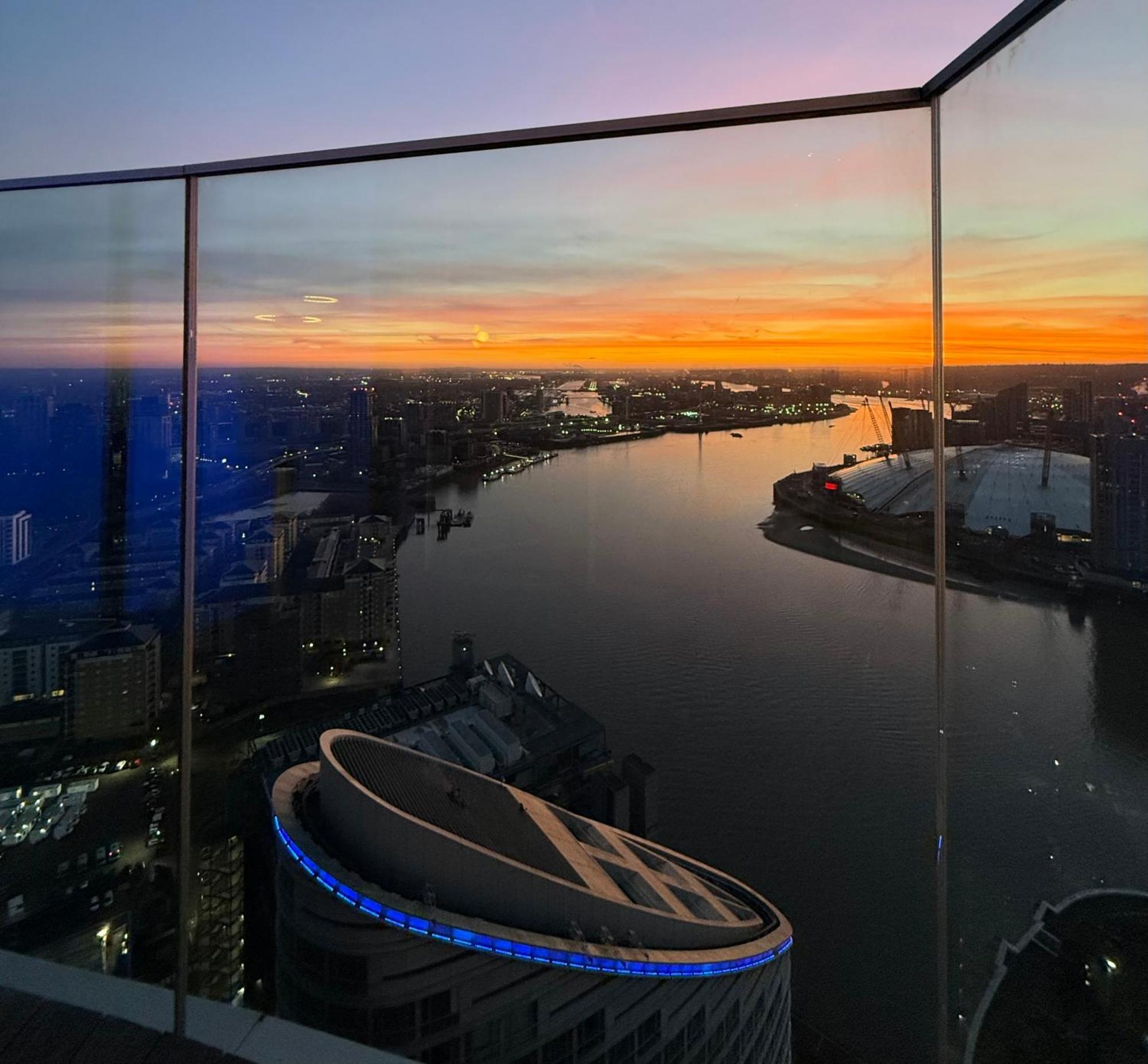 Luxury Modern 2 Bed Flat With Balcony And City View - Canary Wharf City Center Лондон Экстерьер фото