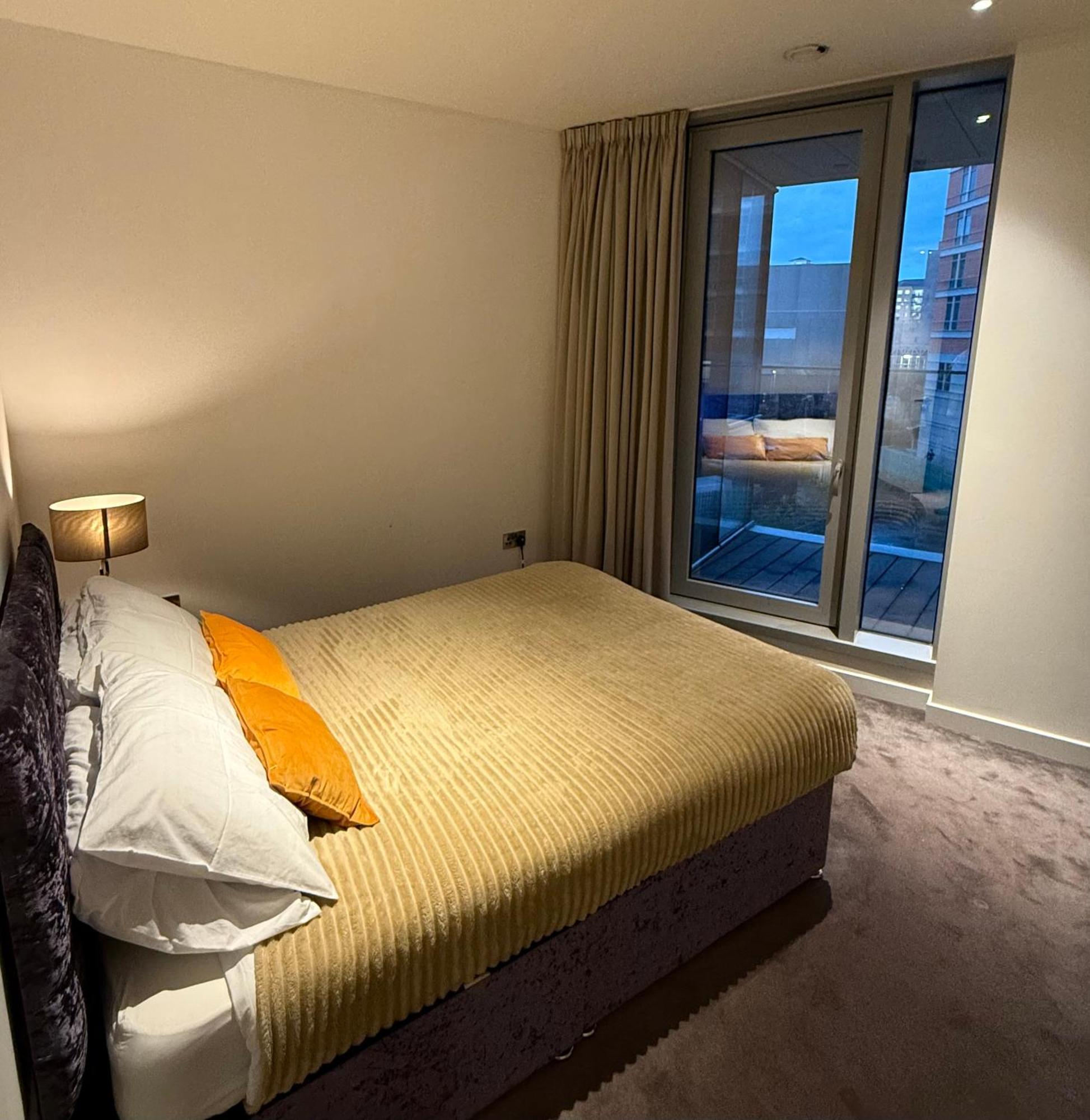 Luxury Modern 2 Bed Flat With Balcony And City View - Canary Wharf City Center Лондон Экстерьер фото